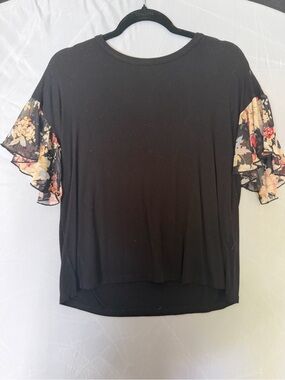 Kim & Cami Black Floral Ruffle Sleeve Top | Boho Romantic Blouse